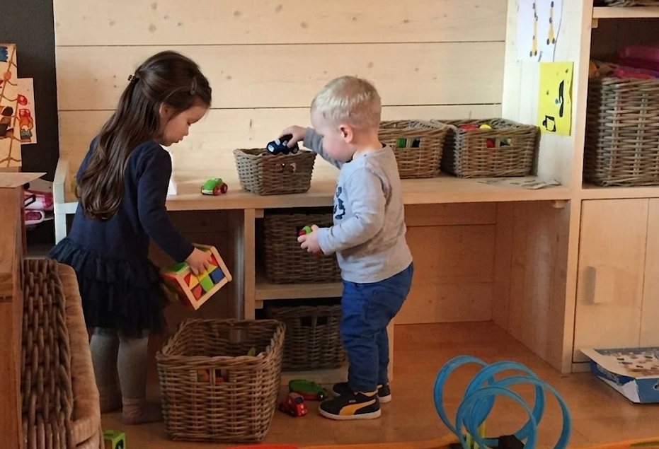 Speelgoed opruimen zonder strijd – met kleine kinderen [5 tips]